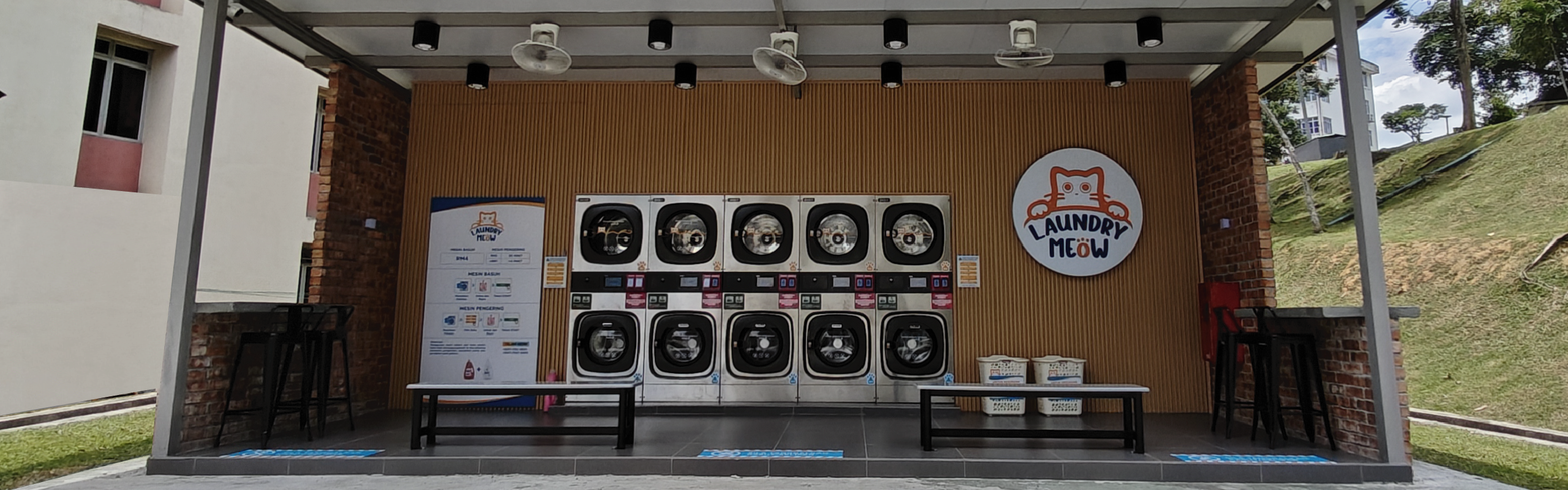 University laundromat of Oasis Laundry (SEA) Sdn. Bhd.